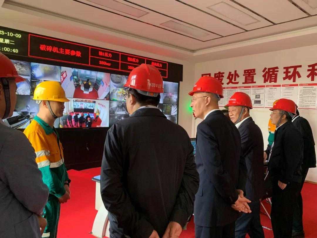 阎晓峰赴新疆深入一线调研(图3)