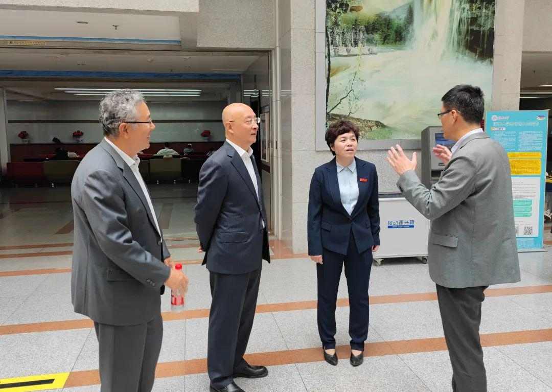 阎晓峰到济南大学调研