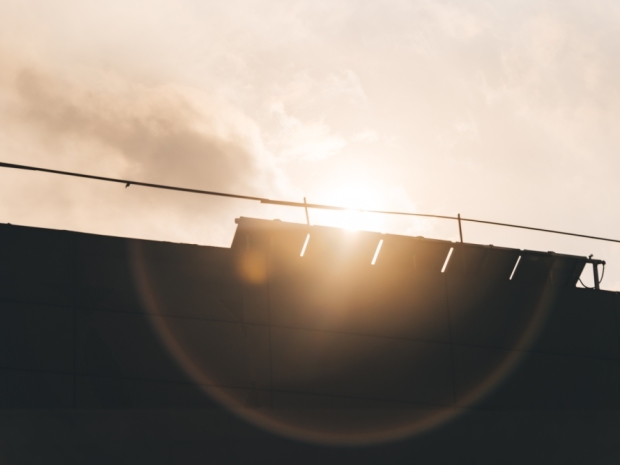 女子租房2年多发现暗藏摄像头，房东安装摄像头法律责任何在？(图1)