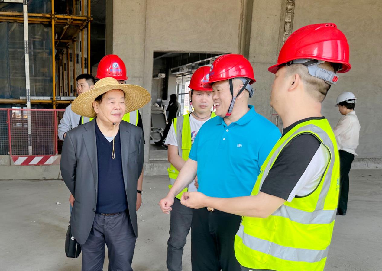 集团董事长张炳来前往福耀科技大学项目调研指导工作